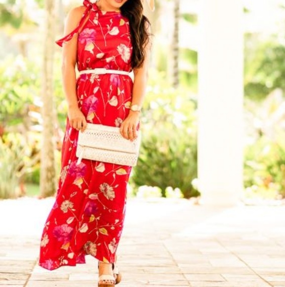 Banana Republic Dresses & Skirts - Banana Republic Tie Neck Halter Maxi Dress